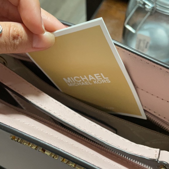 Michael Kors purse - Picture 7 of 8